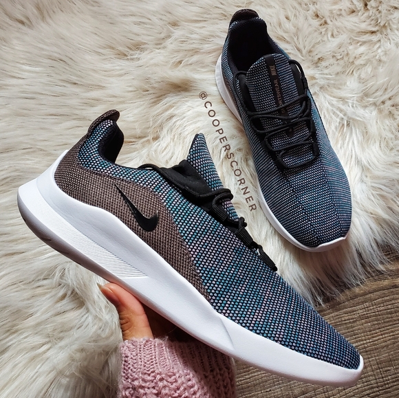 Nike Shoes - NEW Nike Viale Prm